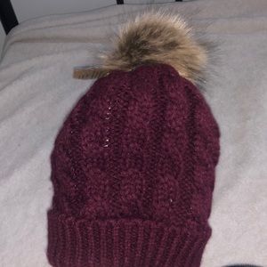 cozy knit 100% acrylic/lining:100%polyester/ Pom pom:10%polyester,90% acrylic.